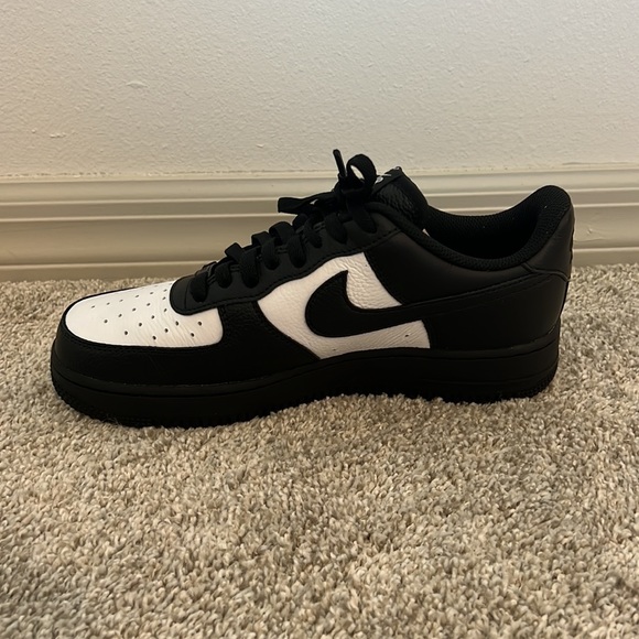 Nike Women’s Air Force Ones Sneakers - Picture 6 of 7